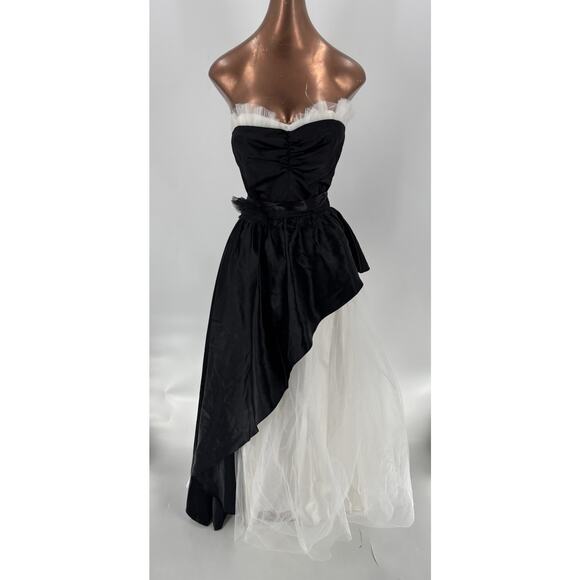 Jolie Madame Dresses & Skirts - Vintage Jolie Madame Strapless Dress Womens 7/8 Black White Tulle Asymmetrical